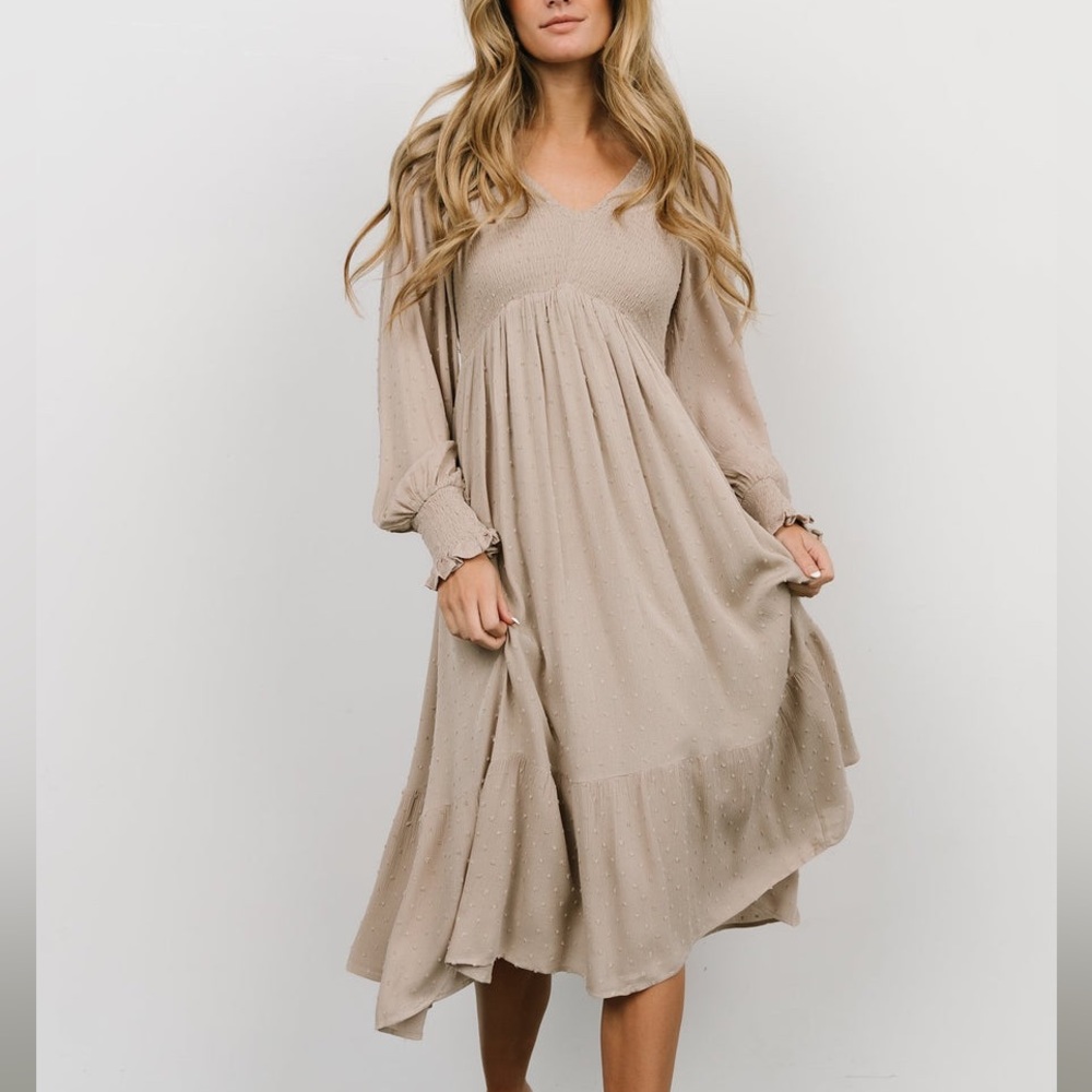 Lainey Smocked Dotted Midi Dress | Beige - M